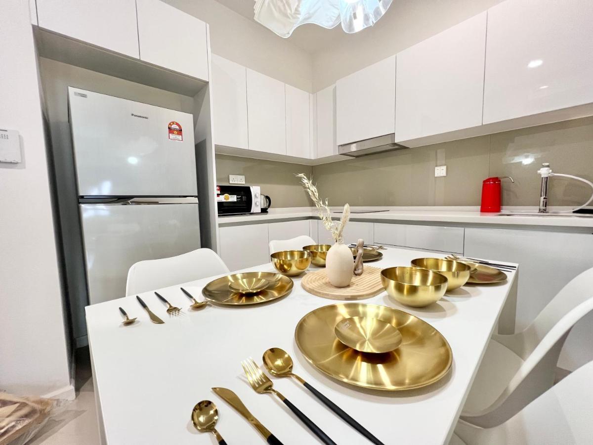 Highpark Suites Kelana Jaya, Petaling Jaya By Sleepy Bear Eksteriør billede