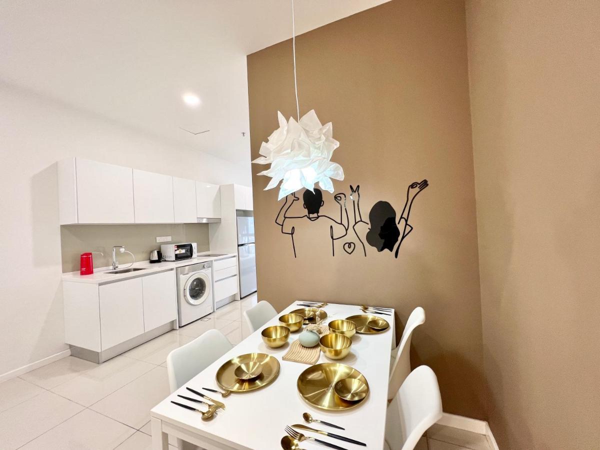 Highpark Suites Kelana Jaya, Petaling Jaya By Sleepy Bear Eksteriør billede