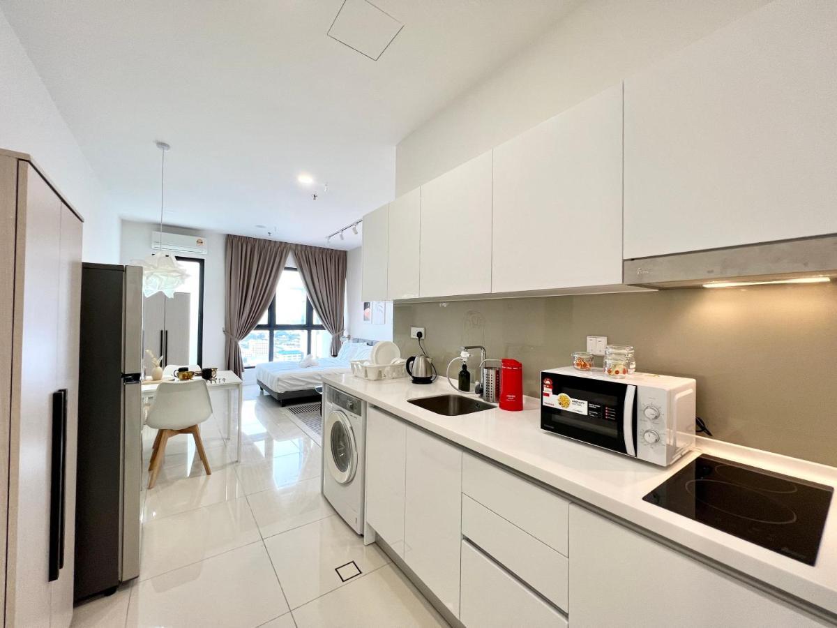 Highpark Suites Kelana Jaya, Petaling Jaya By Sleepy Bear Eksteriør billede