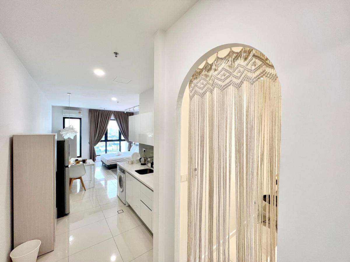 Highpark Suites Kelana Jaya, Petaling Jaya By Sleepy Bear Eksteriør billede